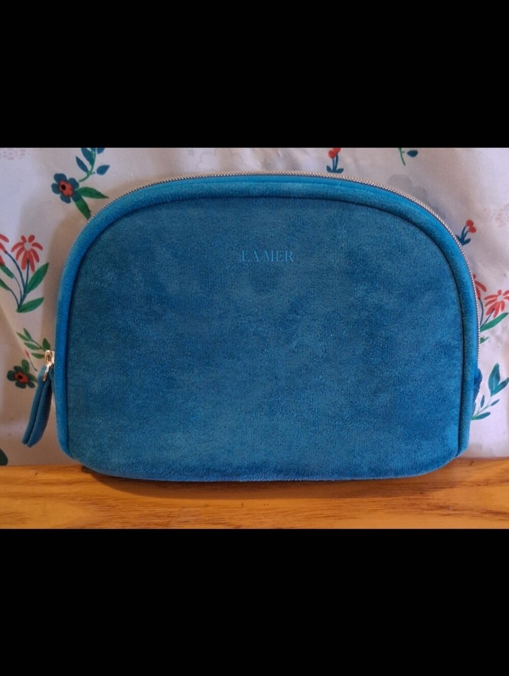 NWOT La Mer Aqua Velour Travel Cosmetic Beauty Makeup Zip Pouch Case Bag